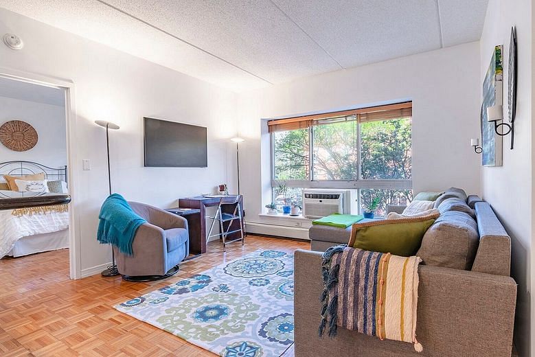 1787 Madison Avenue #202