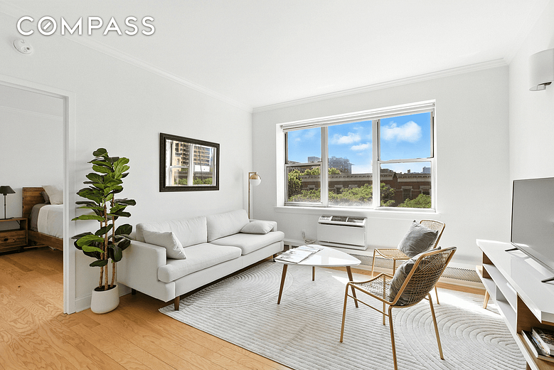 1787 Madison Avenue #402