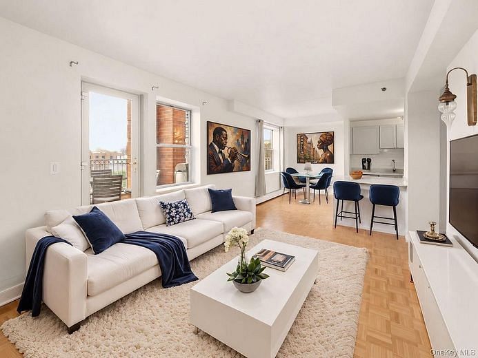 1787 Madison Avenue #707