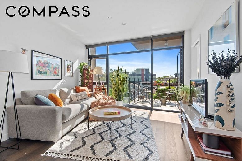 179 Woodpoint Road #4A