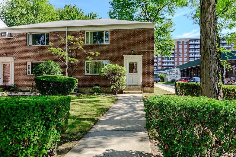 18-11 212 Street #101