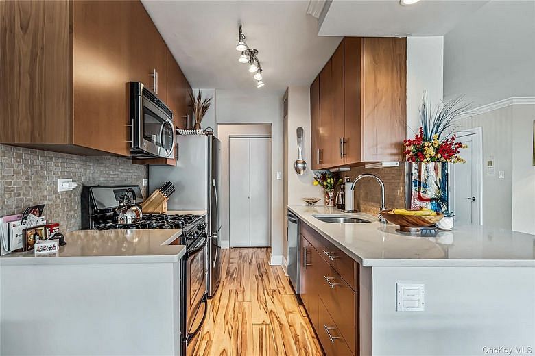 18-15 215 Street #14 G