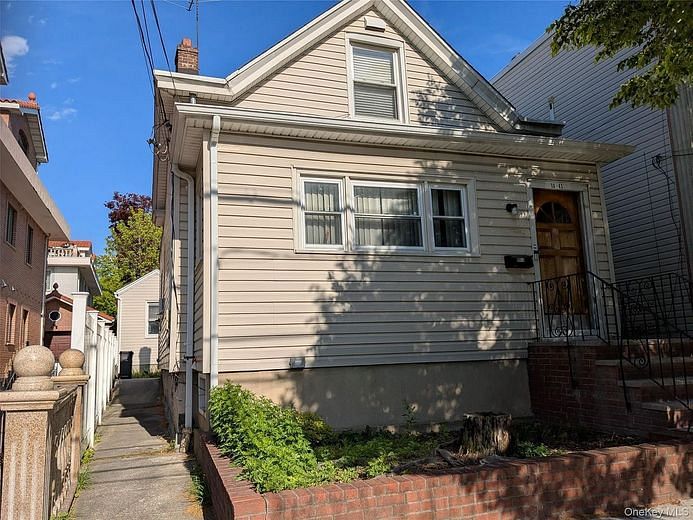 18-41 124th Street
