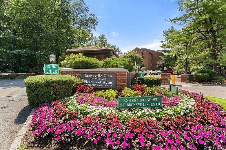 18 Bronxville Glen Drive #3-12