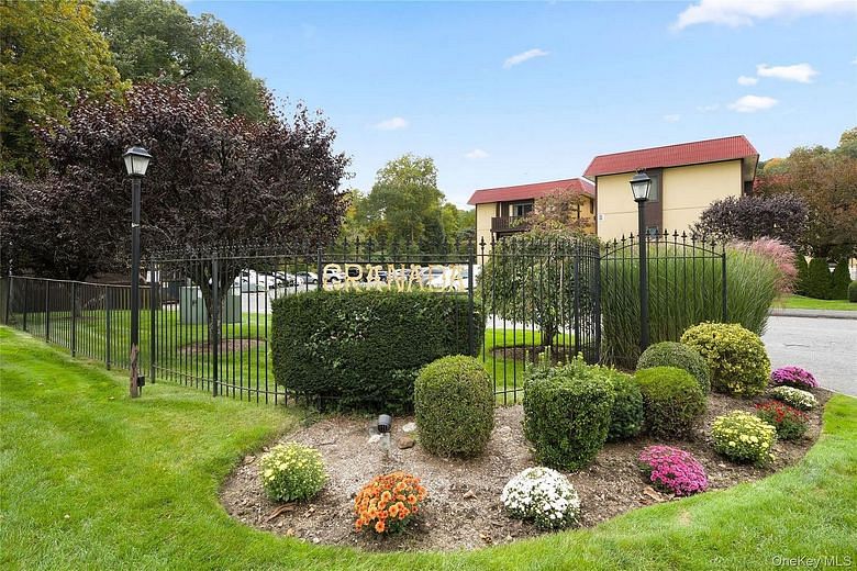 18 Granada Crescent #14