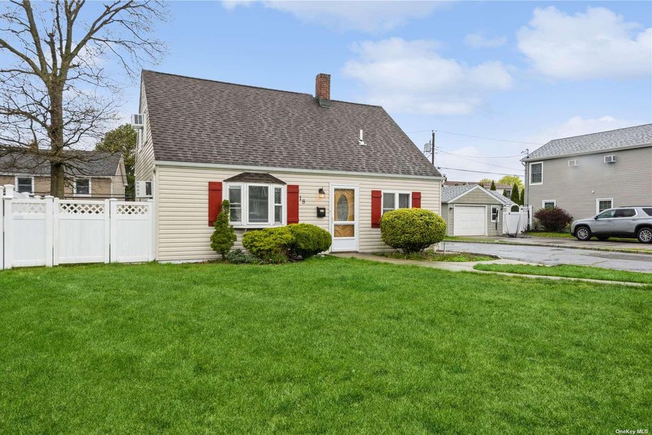 Image 1 of 31 for 18 Gun Lane in Long Island, Levittown, NY, 11756