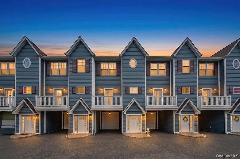 18 Hearthstone Court