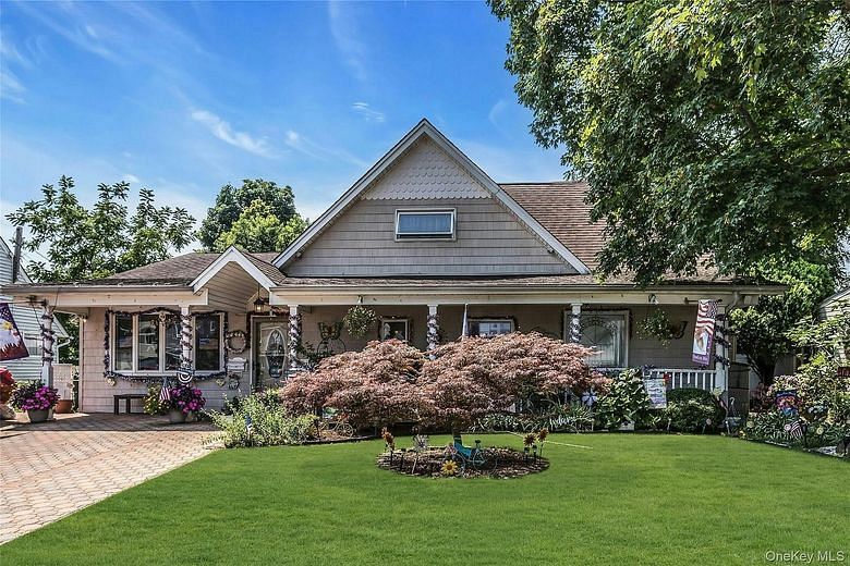 18 Hedge Lane