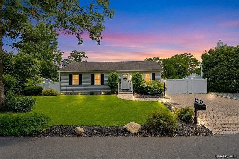 18 Hillcrest Road