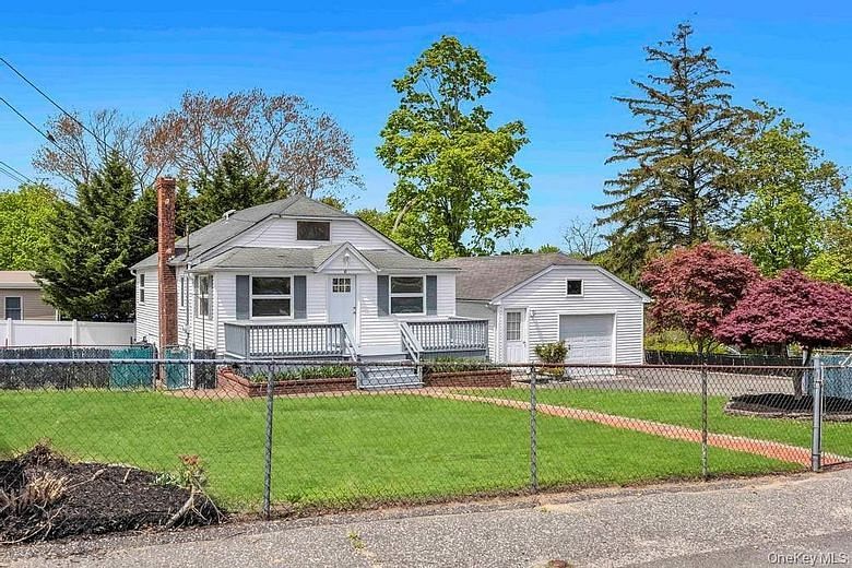 18 Islip Drive