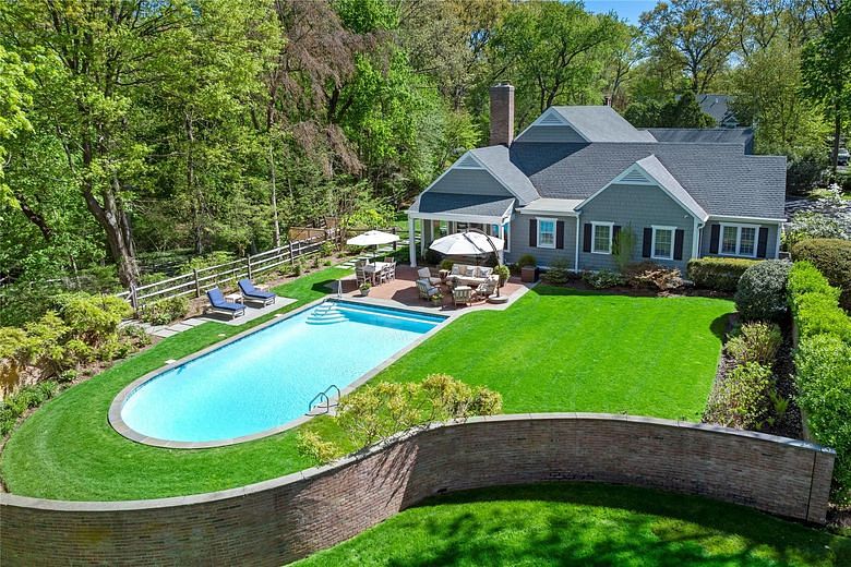 18 Matinecock Farms Road