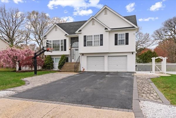 Image 1 of 29 for 18 Nicole Lane in Long Island, Coram, NY, 11727