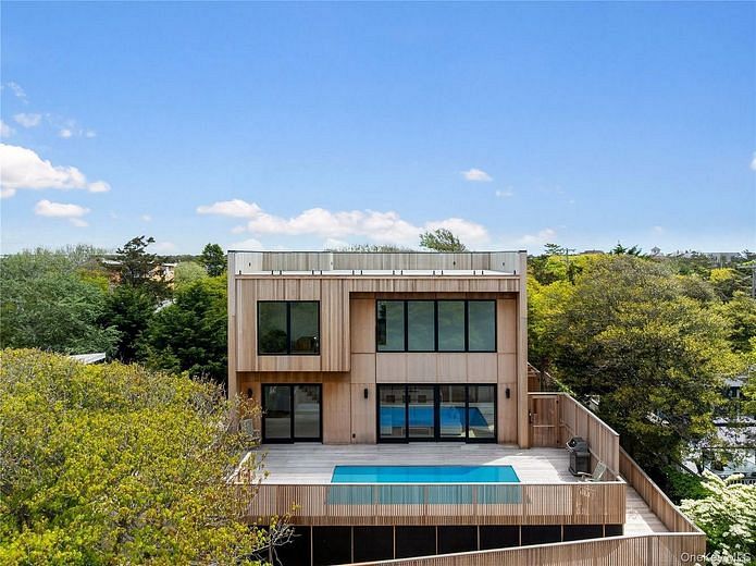 18 Ocean Bay Boulevard