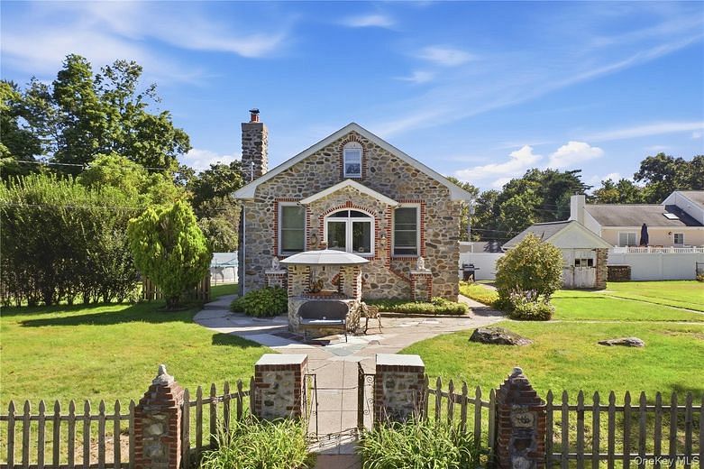 18 Old Mill Road