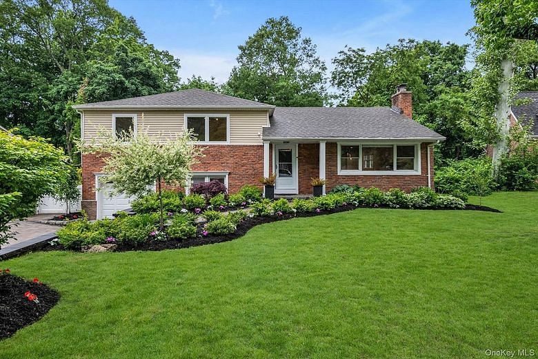 18 Pine Drive N