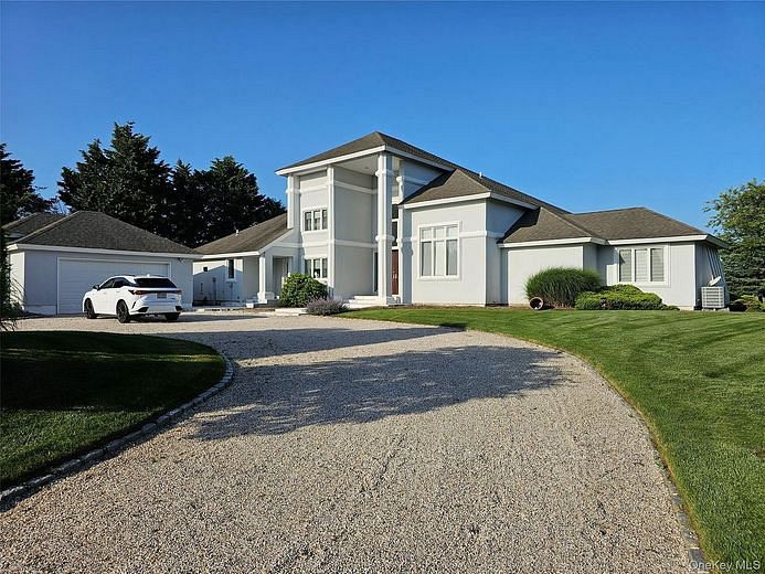 18 Pine Tree Lane