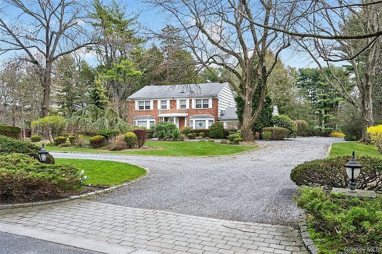 18 Quaker Ridge Drive