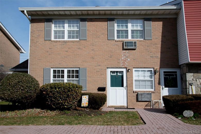 18 Springwood Drive #A