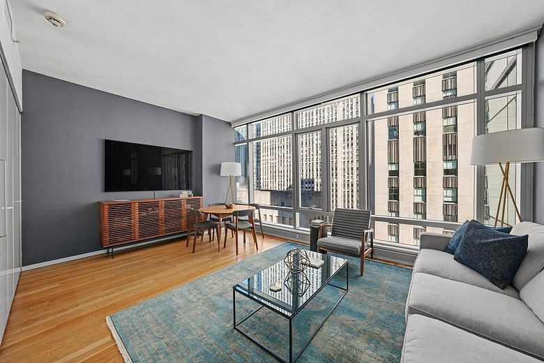 18 West 48th Street #22A