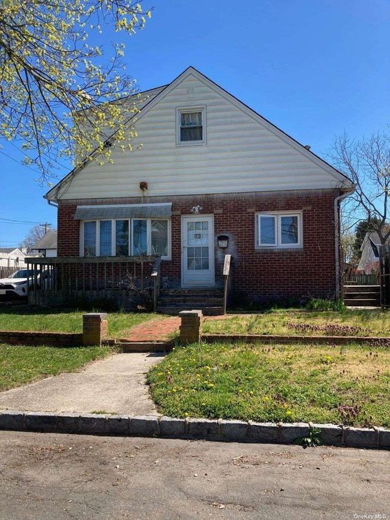 Image 1 of 13 for 180 N 7th Street in Long Island, Lindenhurst, NY, 11757