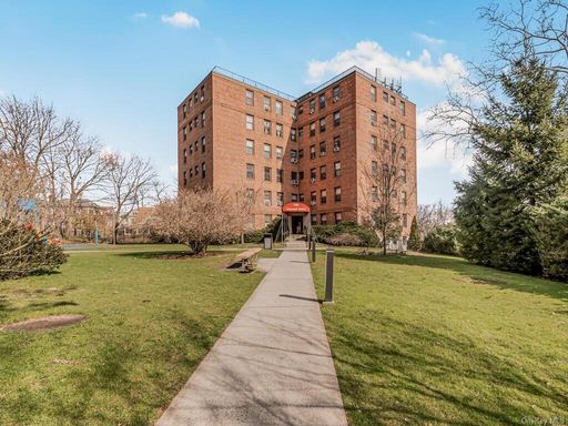 Image 1 of 13 for 180 Pearsall Drive #2C in Westchester, Mount Vernon, NY, 10552