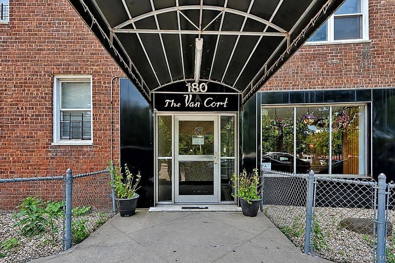 180 Van Cortlandt Park South #5C