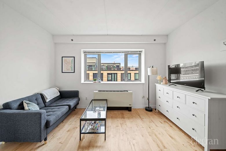 1810 Third Avenue #B9C