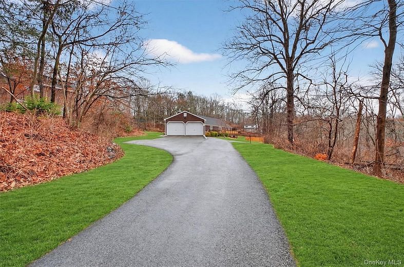 1813-1815 Hunterbrook Road