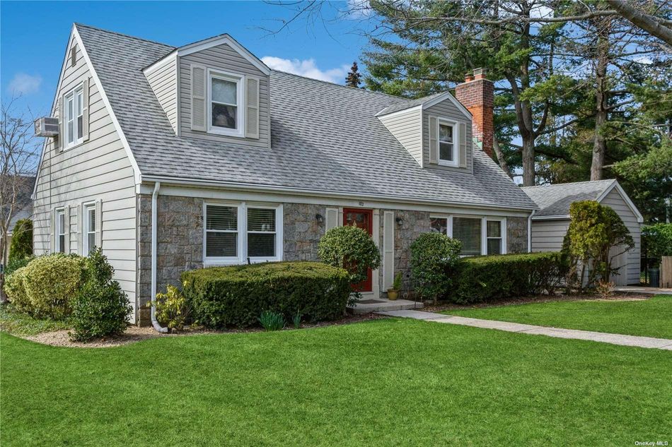 Image 1 of 22 for 182 Tullamore Road in Long Island, Garden City, NY, 11530
