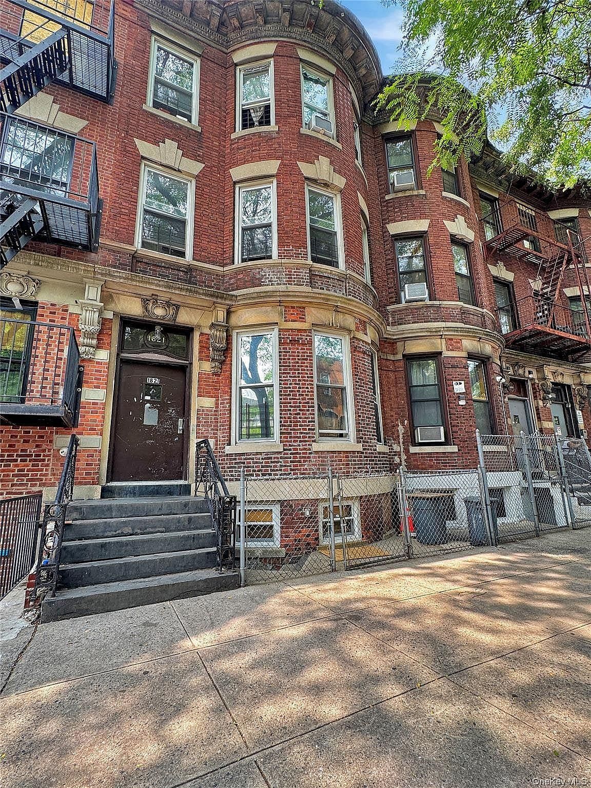 1821 Topping Avenue, Bronx, NY: 9-bedroom, 3-bath for sale, listing photo