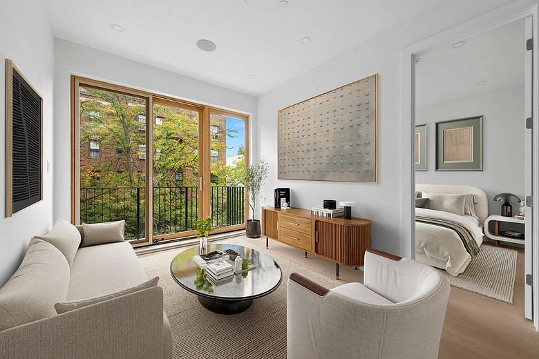 184 Hawthorne Street #2A