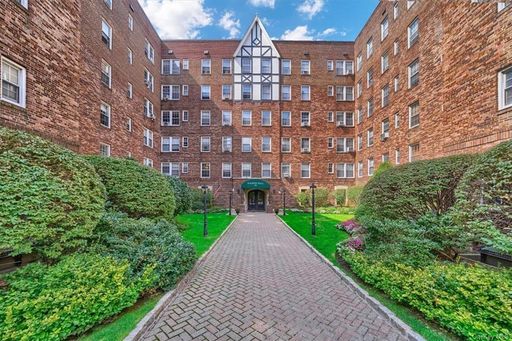 Image 1 of 20 for 25 Parkview Avenue #2F in Westchester, Bronxville, NY, 10708