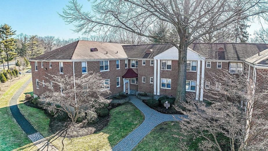 185 Bryant Avenue #1C