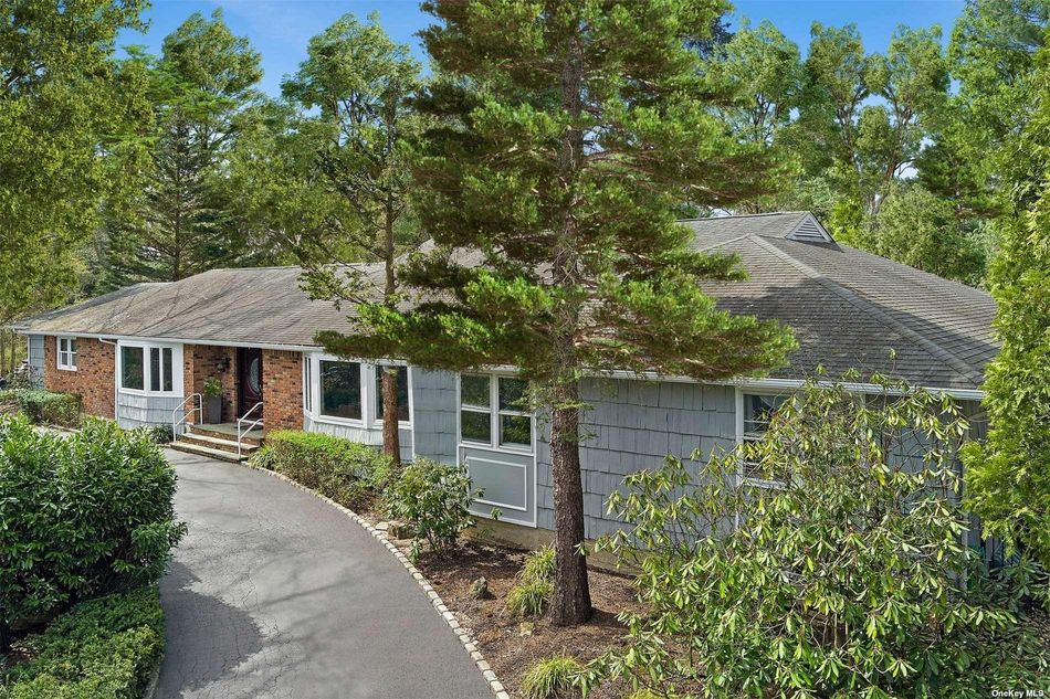 Image 1 of 31 for 185 Foxhunt Crescent in Long Island, Syosset, NY, 11791