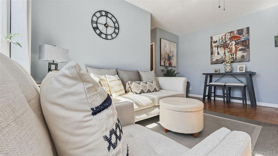 185 Marine Avenue #2C