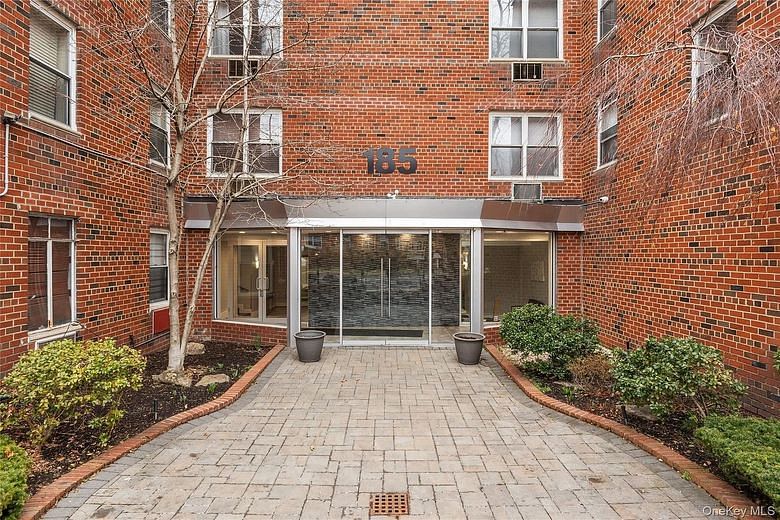 185 South Midddle Neck Road #1P