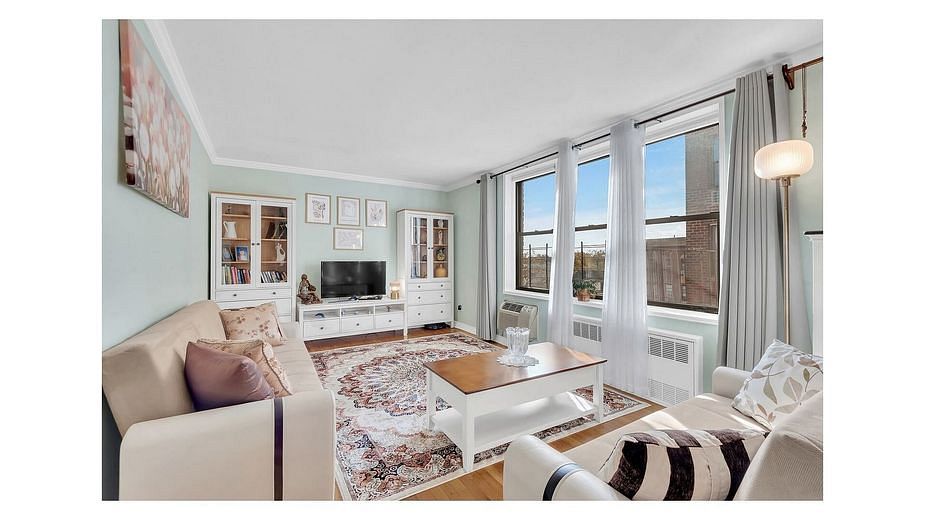 1855 East 12th Street #5M