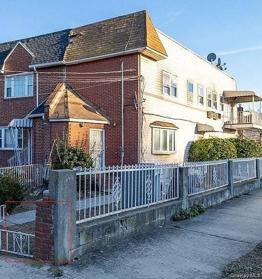 186-02 Foch Boulevard