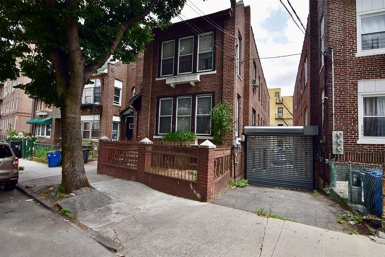 1860 Harrison Avenue