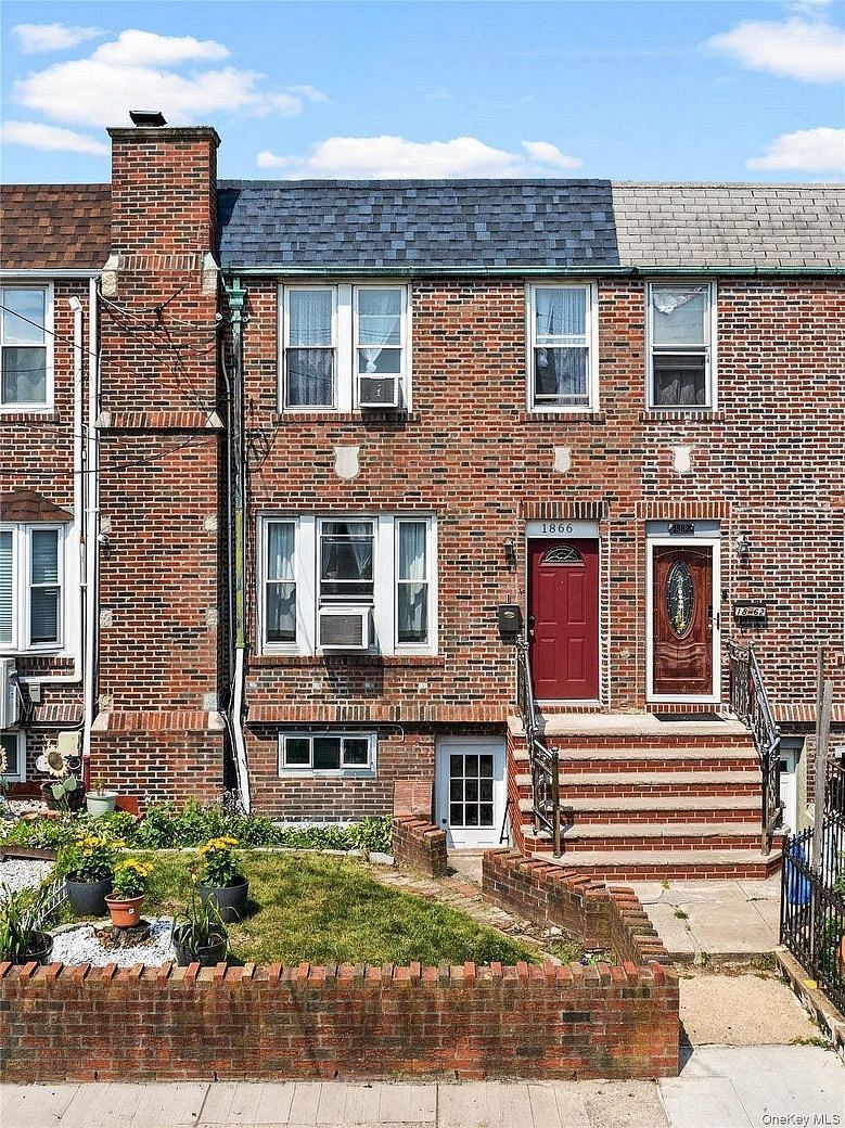 1866 E 51st Street