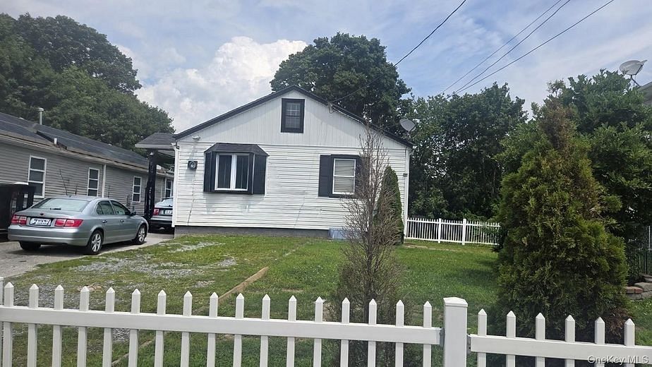187 Crooked Hill Road