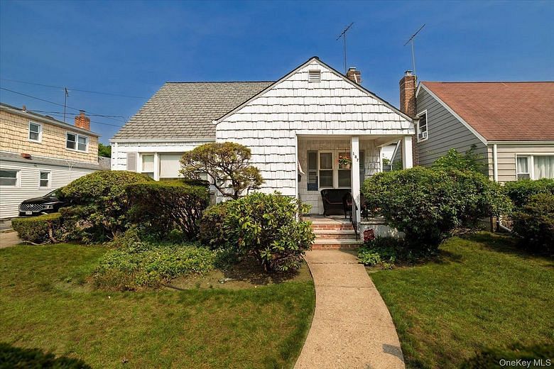 187 Raff Avenue