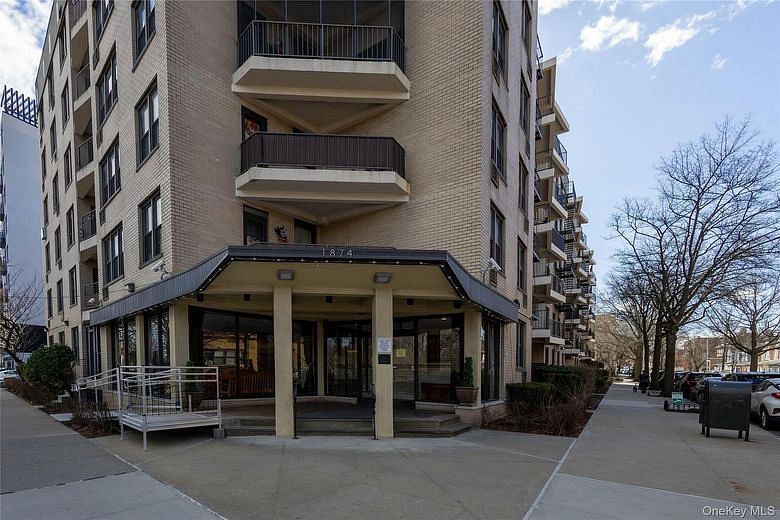 1874 Pelham Parkway S #3B