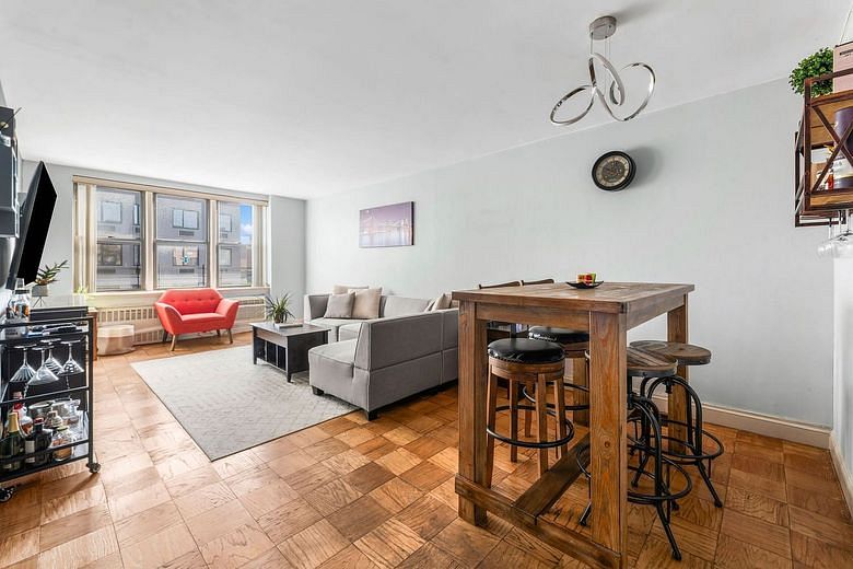 1874 Pelham Parkway South #5B