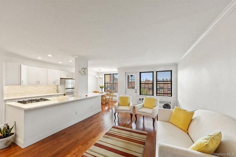 1874 Pelham Parkway South #6M