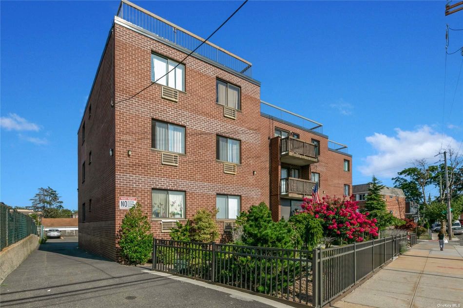 Image 1 of 24 for 66-15 69th Street #2G in Queens, Middle Village, NY, 11379