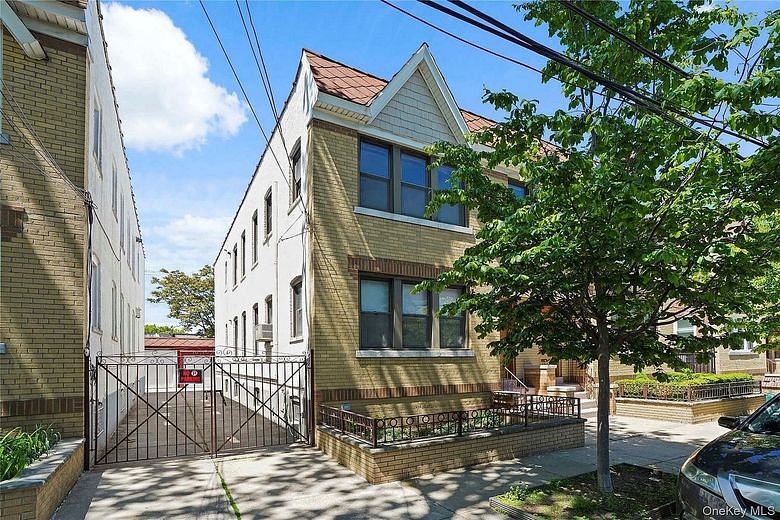 1877 Hart Street