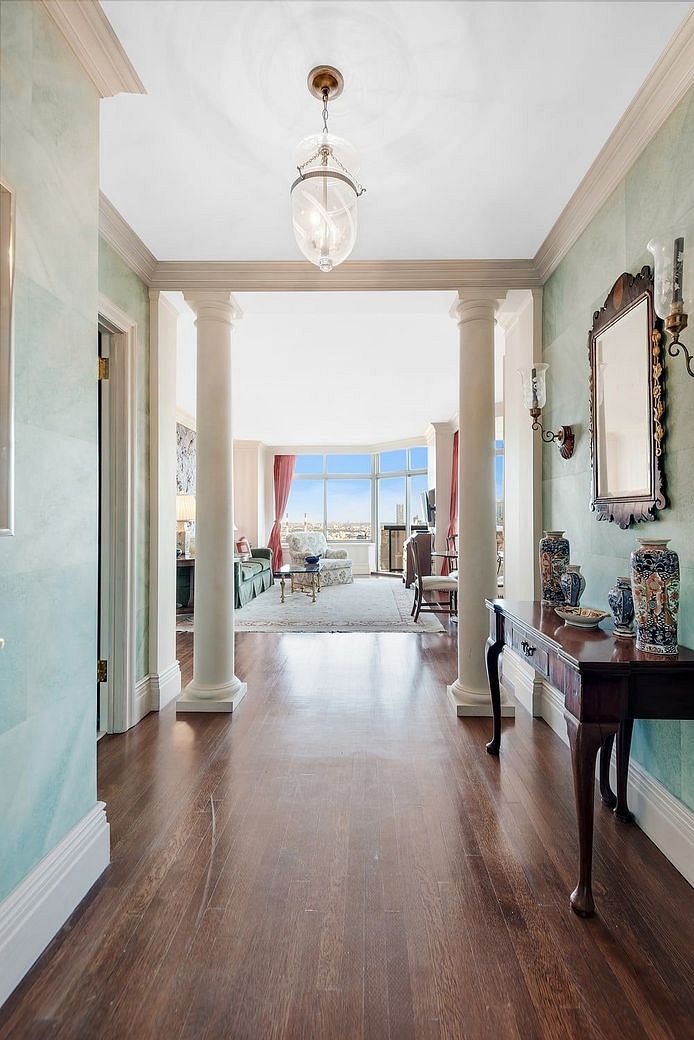 188 East 64th Street #3802