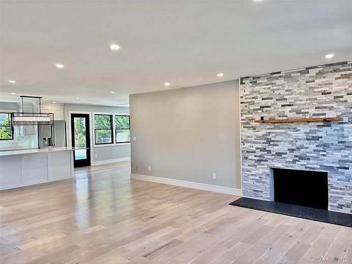 188 Sequams Lane Center