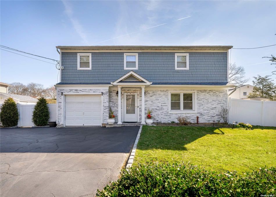Image 1 of 23 for 189 Holbrook Road in Long Island, Holbrook, NY, 11741